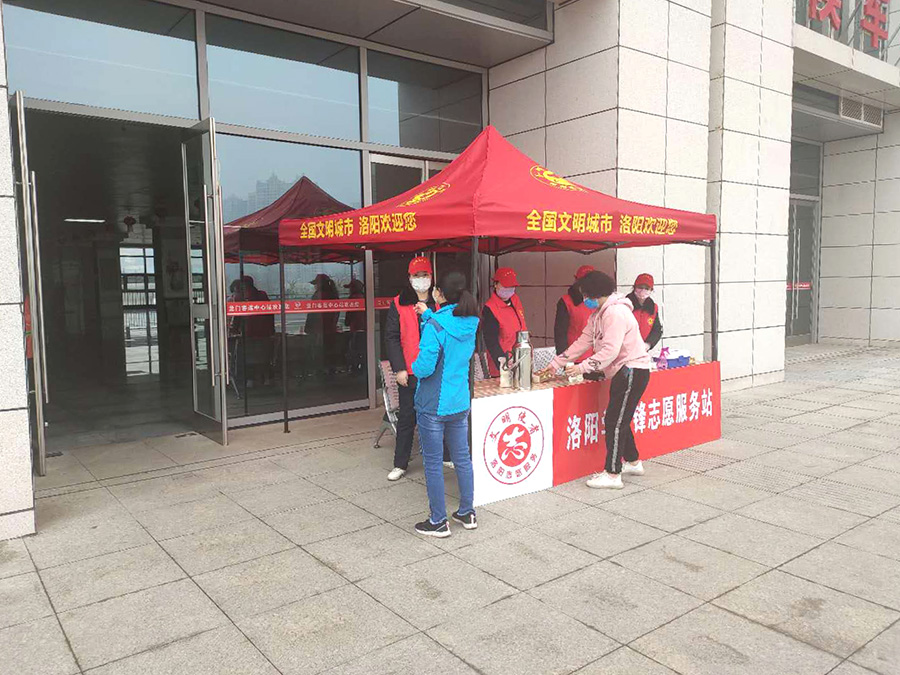 龍門客運中心站學雷鋒志愿者服務(wù)